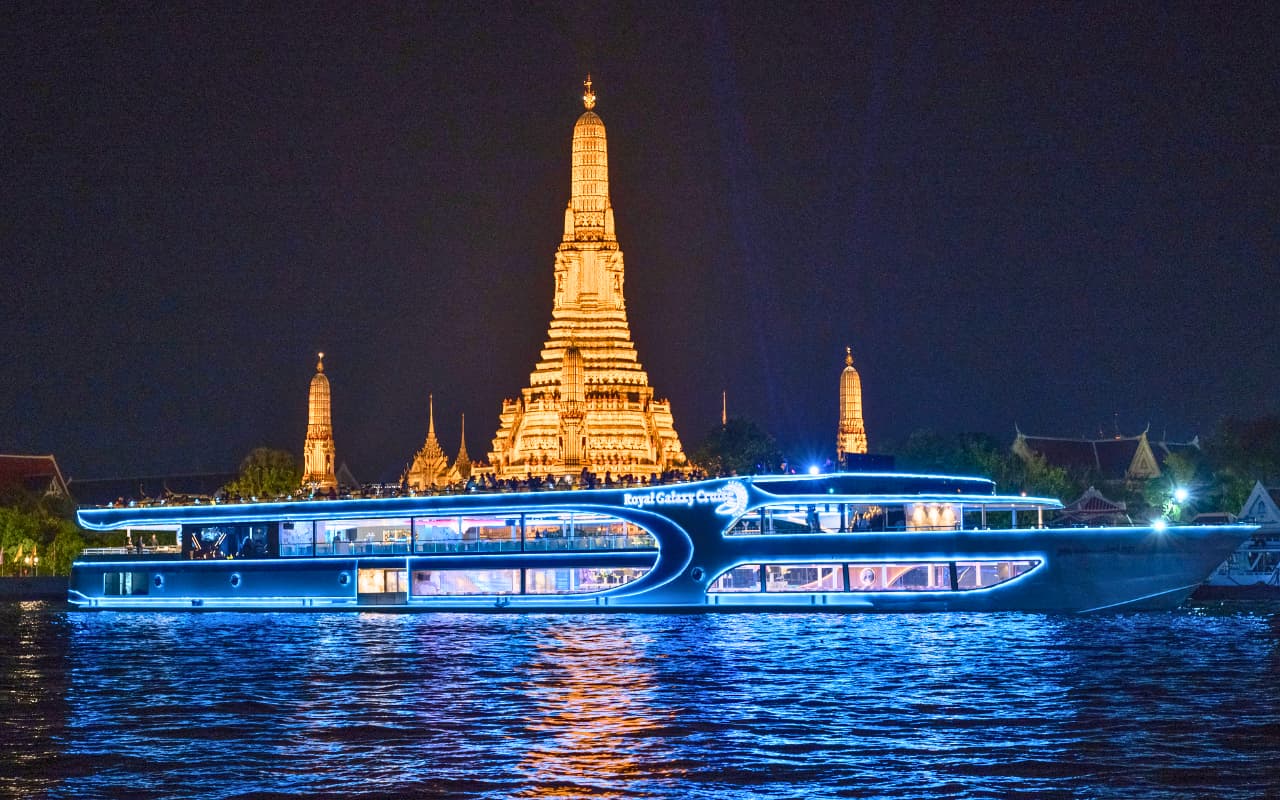 ล่องเรือเจ้าพระยา Royal Galaxy Cruise ชมความสวยงามของวัดอรุณราชวรารามราชวรมหาวิหาร ยามค่ำคืน